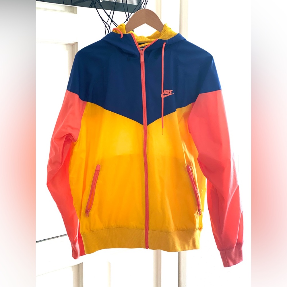 Nike Windbreaker (Men's Sportswear 2019 Hooded Windbreaker Jacket)